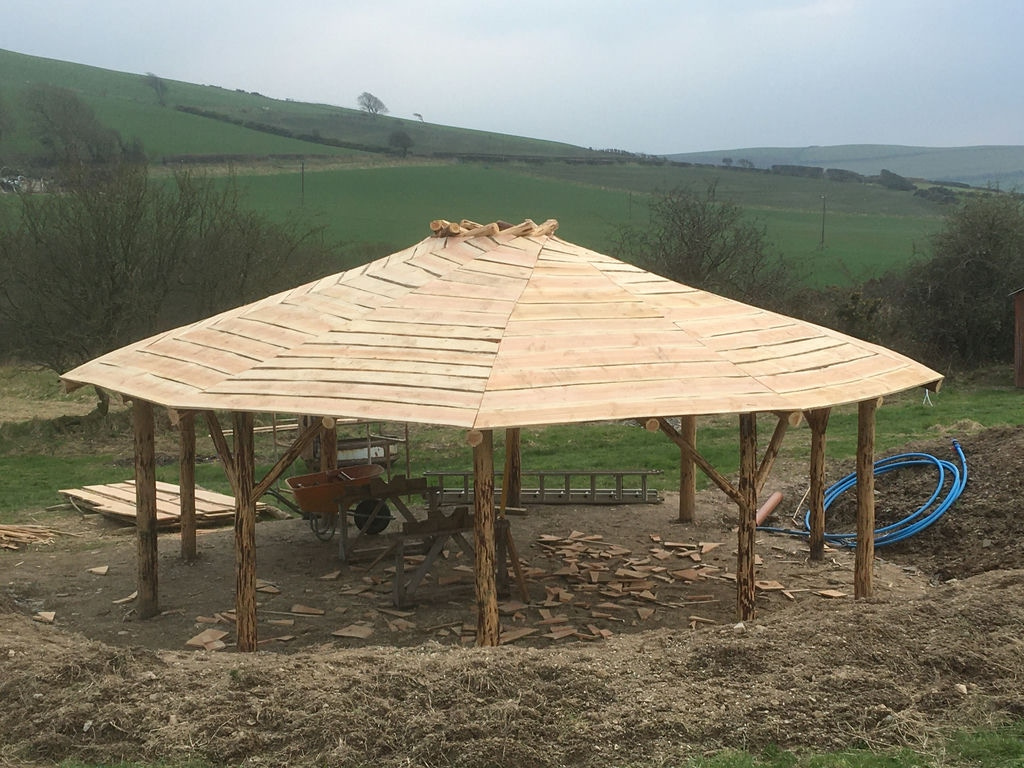 larch-pole-roundhouse-roof-1